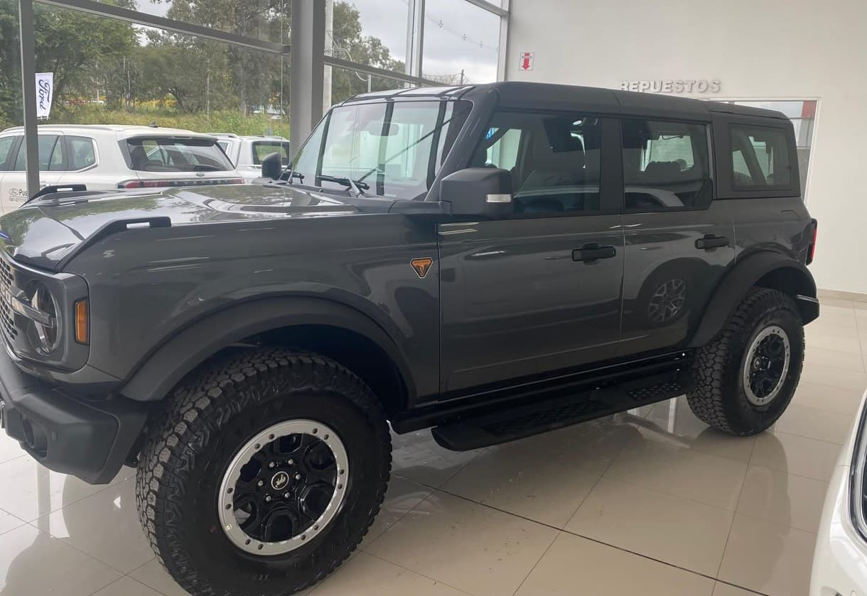 Ford Bronco 2026 — foto 1 de 3